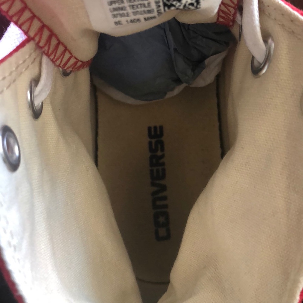 Unisex red high top red converse sneaks - Picture 6 of 6